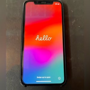 iPhone XS 64gig, 82% battery, phones screen is prefect, rear glass damage